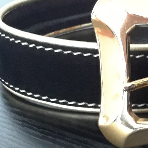 Black Faux Suede Belt With Large Gold Tone Buckle - Picture 7 of 9